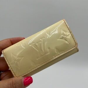 AUTHENTIC PREOWNED LOUIS VUITTON VERNIS  4 KEY CHAIN